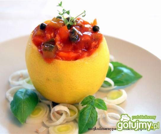 Śledzie w pomidorowej salsie w cytrynie