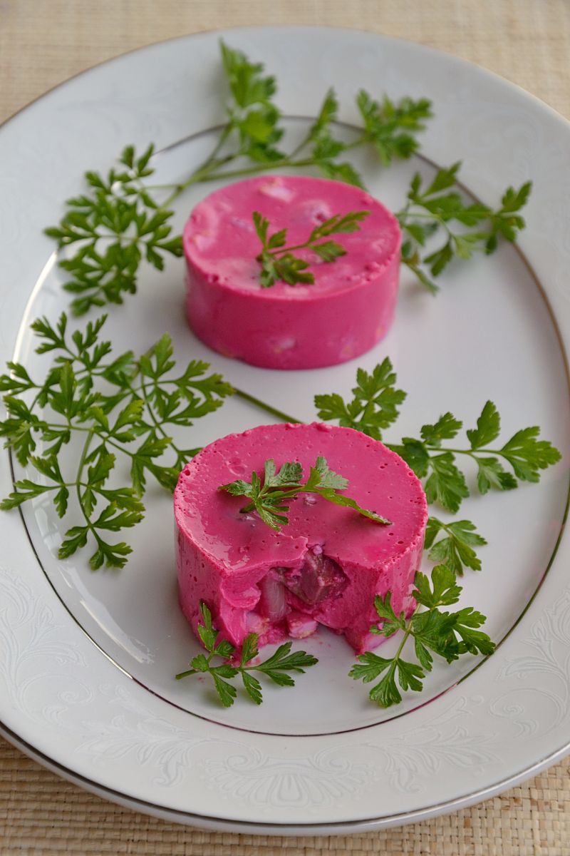 Śledzie w różowej piance Śledzie w różowej piance