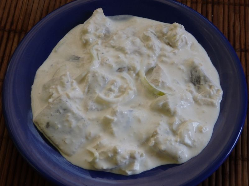 Śledzie w śmietanie