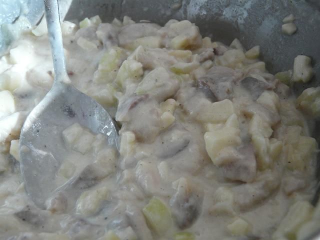 Sledzie w smietanie ;)