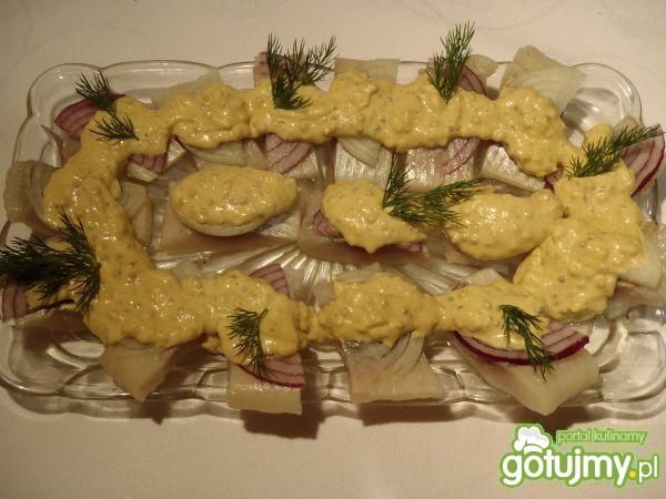 Śledzie w sosie musztardowym. Śledzie w sosie musztardowym.