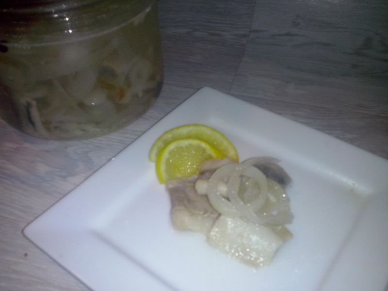 Śledzie w zalewie octowej