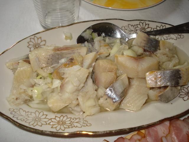 Śledzie z cebulką i olejem Śledzie z cebulką i olejem