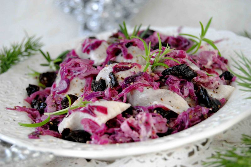 Śledzie z czerwoną kapustą 