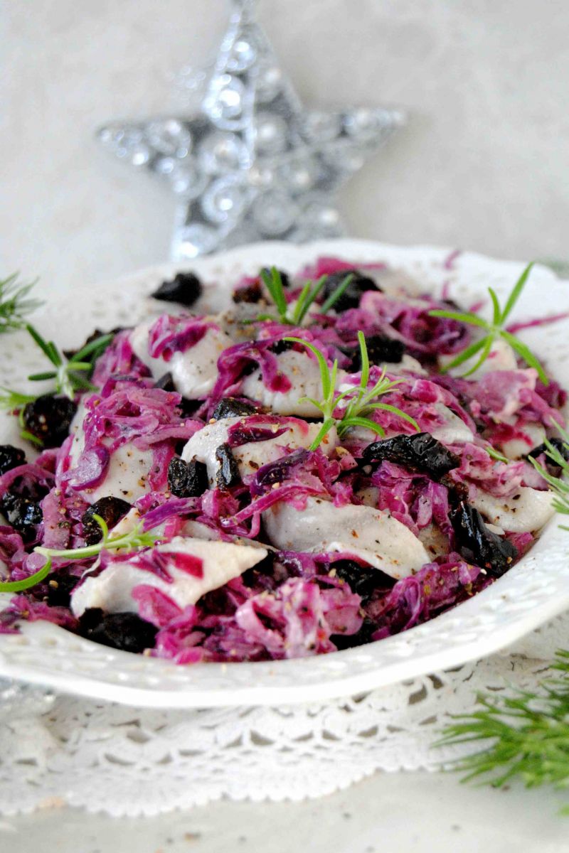 Śledzie z czerwoną kapustą 