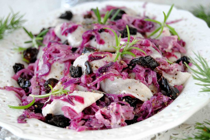 Śledzie z czerwoną kapustą 