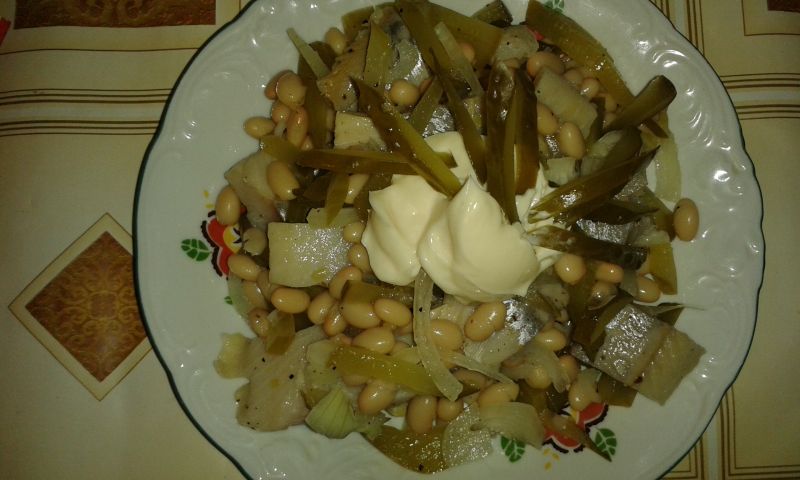 Śledzie z fasolą białą