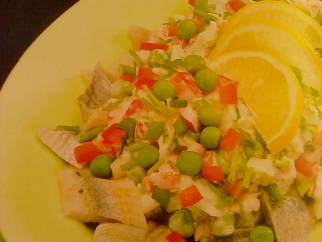 Śledzie z jabłkami i groszkiem Śledzie z jabłkami i groszkiem