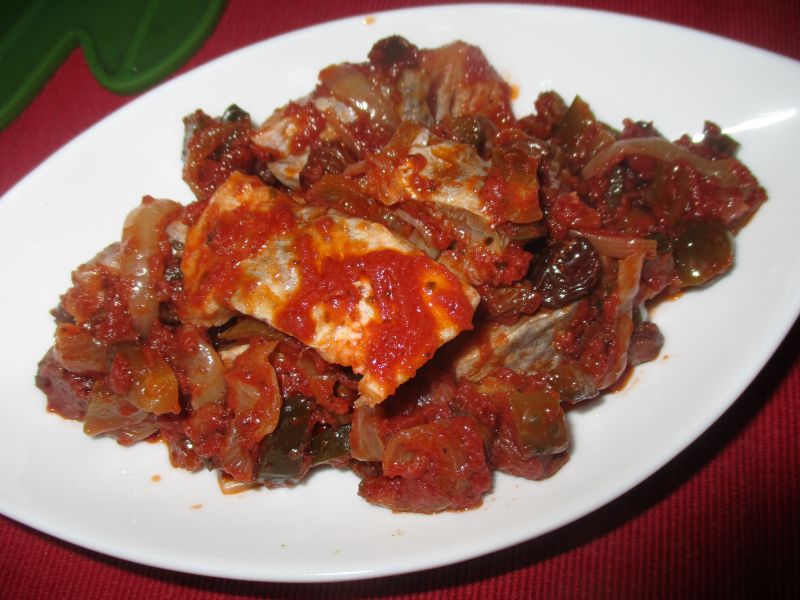 Śledzie z keczupem i rodzynkami Śledzie z keczupem i rodzynkami