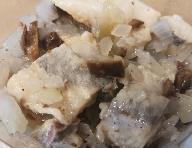 Śledzie z marynowanymi opieńkami Śledzie z marynowanymi opieńkami