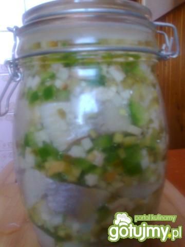 śledzie z mixem borowikowo-warzywnym śledzie z mixem borowikowo-warzywnym