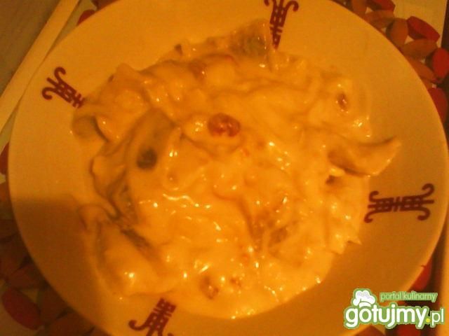 Śledzie z rodzynkami i orzechami