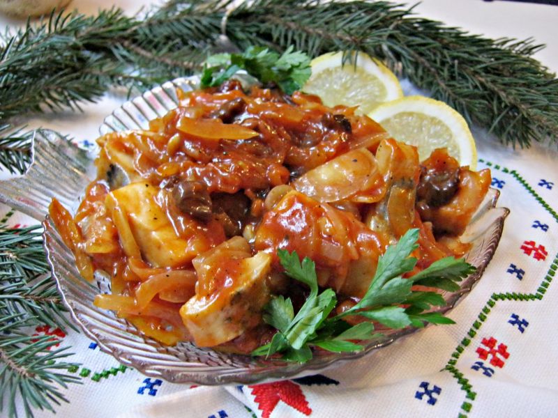 Śledzie z rodzynkami królewskimi