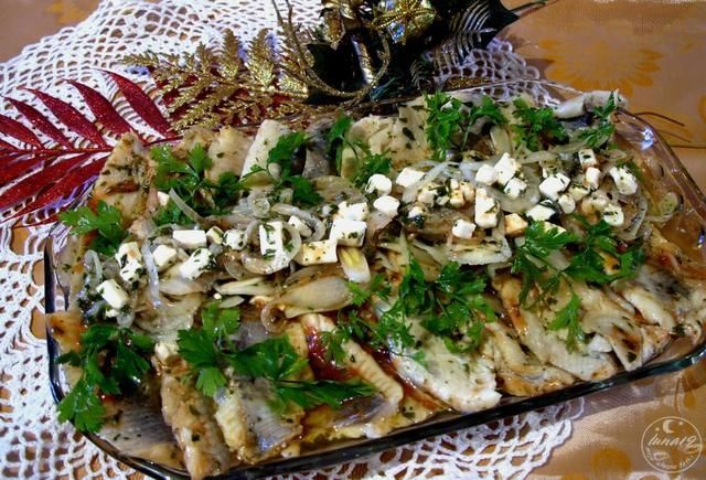 Śledzie z serem feta (po szwajcarsku) Śledzie z serem feta (po szwajcarsku)