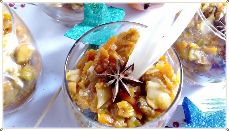 Śledzie z warzywami i rodzynkami Śledzie z warzywami i rodzynkami