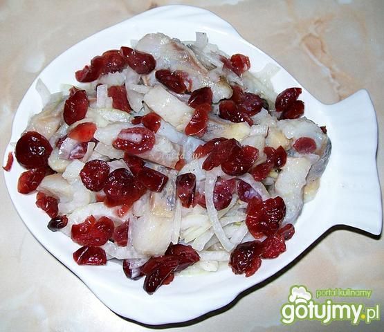 Śledzie z żurawiną