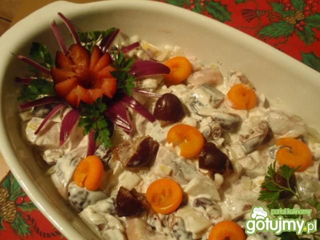 Sledzie ze sliwką w occie