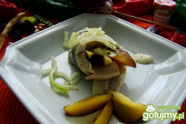 Śledzik z jesienna śliwką  Śledzik z jesienna śliwką