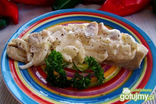 Śledzik z pieczarkami