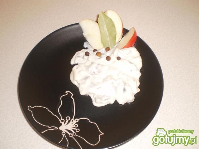 Śledziki w sosie śmietanowo jogurtowym Śledziki w sosie śmietanowo jogurtowym