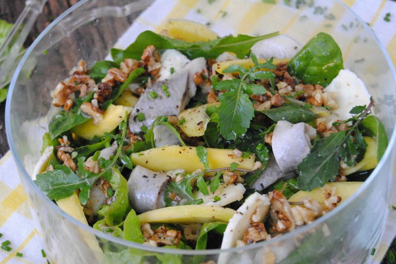 Śledziowa sałatka z mango