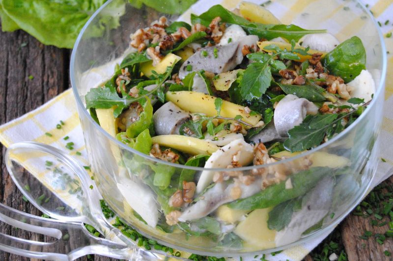 Śledziowa sałatka z mango