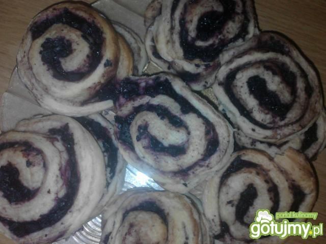 Ślimaczki z aronią, jabłkiem i gruszką Ślimaczki z aronią, jabłkiem i gruszką