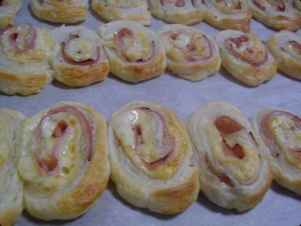 Ślimaczki z ciasta francuskiego.