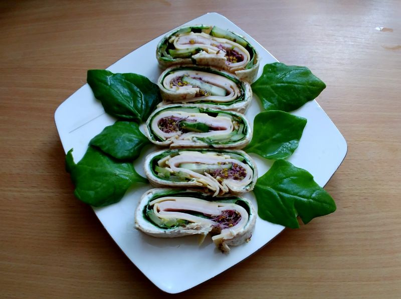 Ślimaczki z tortilli z cukinią i szpinakiem