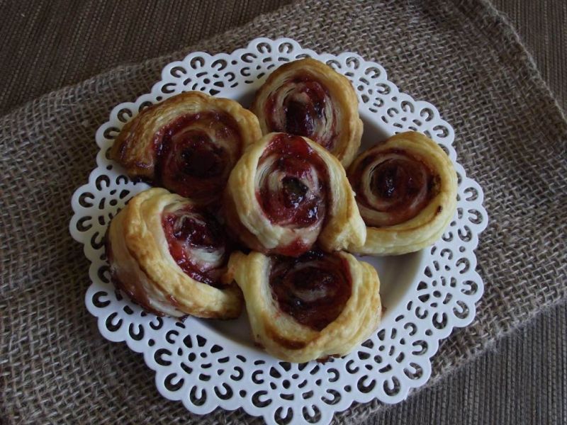 Ślimaczki z truskawkami kandyzowanymi 