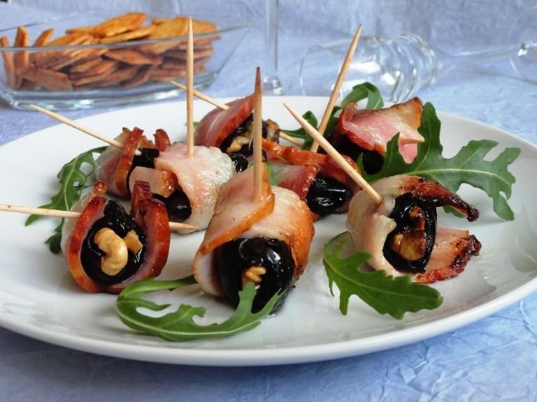 Śliwki suszone w bekonie Śliwki suszone w bekonie