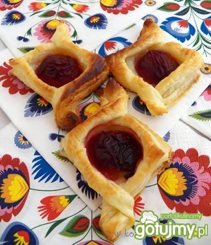 Śliwki w cieście francuskim