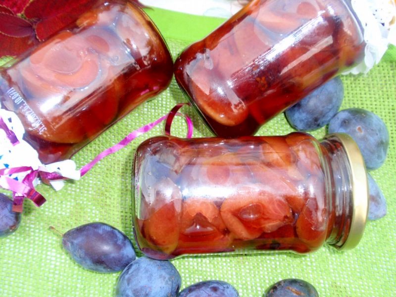 Śliwki w occie z cynamonem  Śliwki w occie z cynamonem