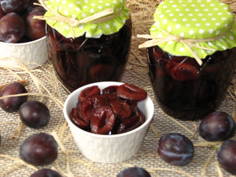 Śliwki w syropie Śliwki w syropie