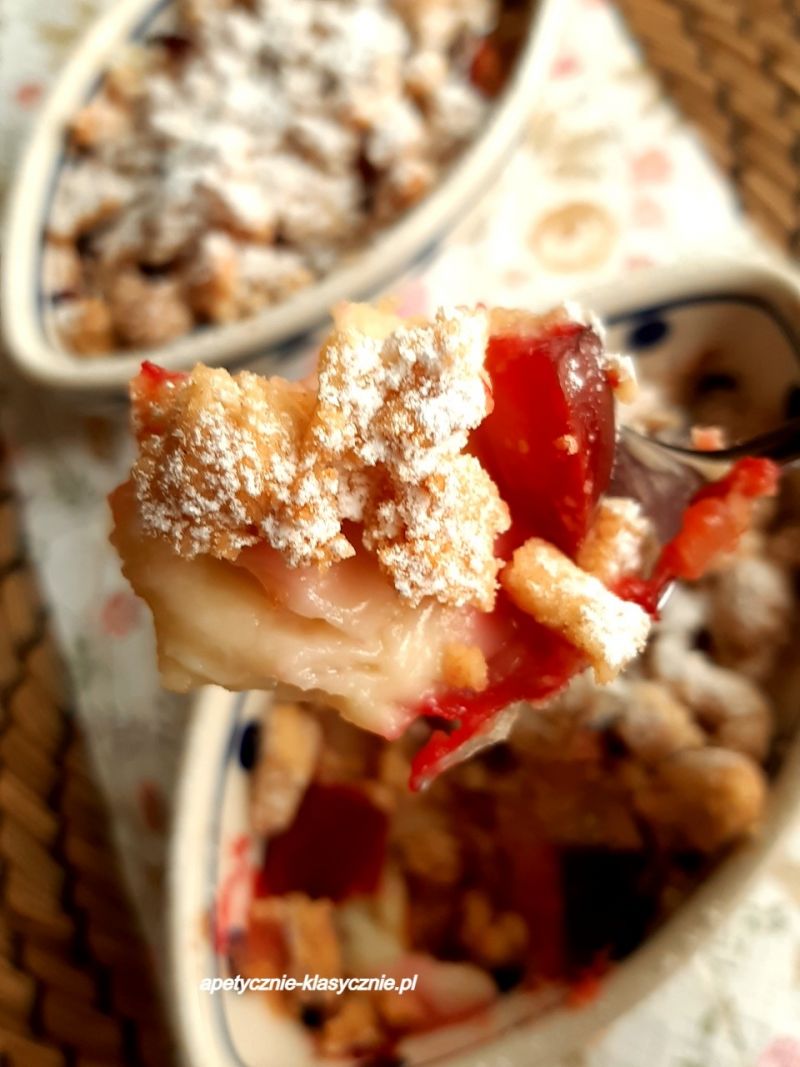 ŚLIWKI ZAPIEKANE Z BUDYNIEM I KRUSZONKĄ