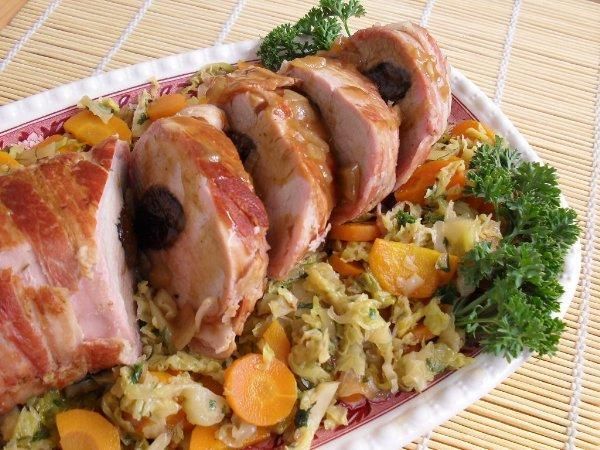 Sliwkowa poledwica w plaszczyku .