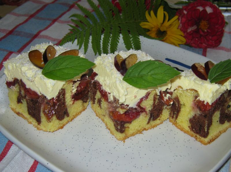 Śliwkowe ciasto z kremem Śliwkowe ciasto z kremem