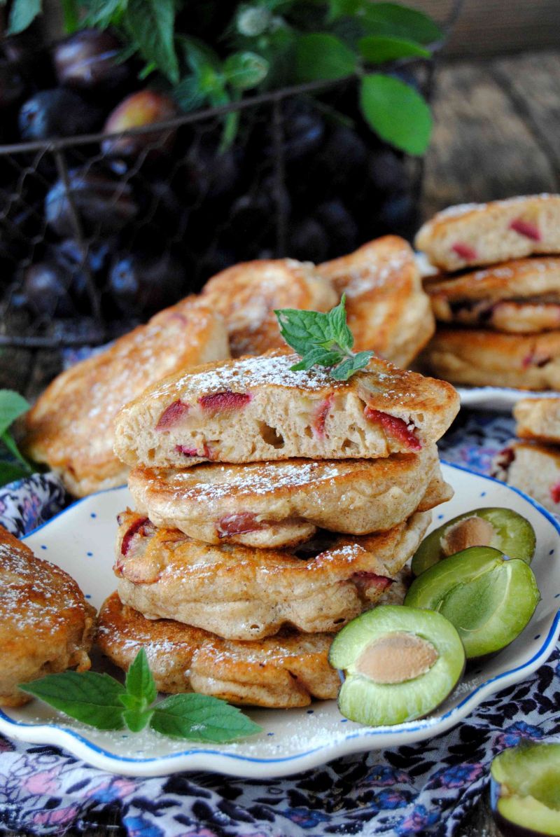 Śliwkowe racuszki na maślance Śliwkowe racuszki na maślance