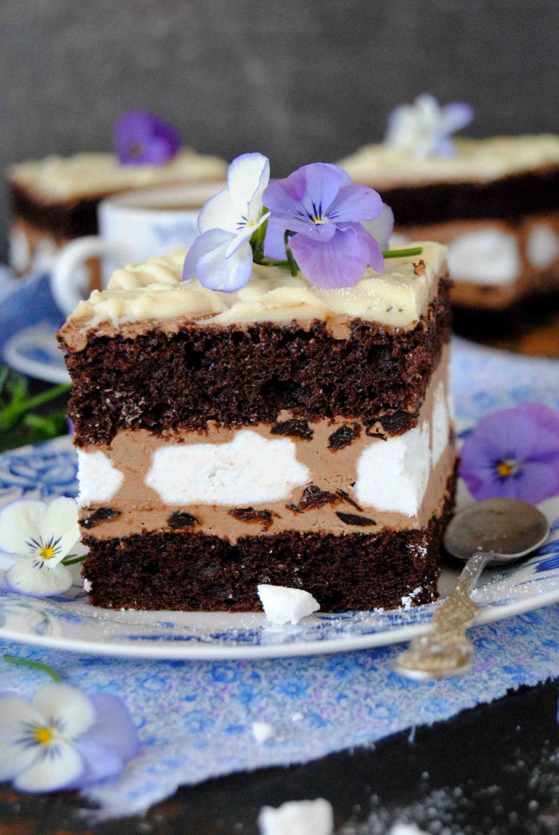 Śliwkowo- czekoladowy  bezowiec