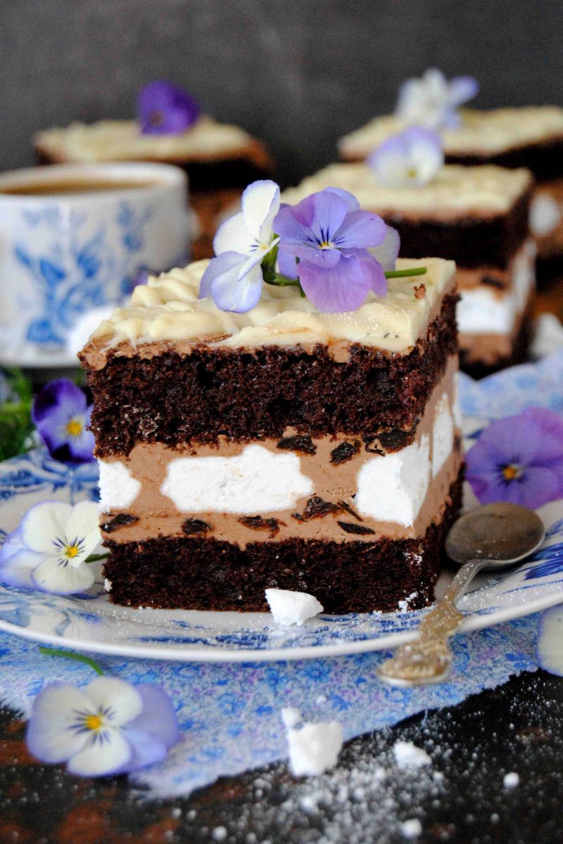 Śliwkowo- czekoladowy  bezowiec