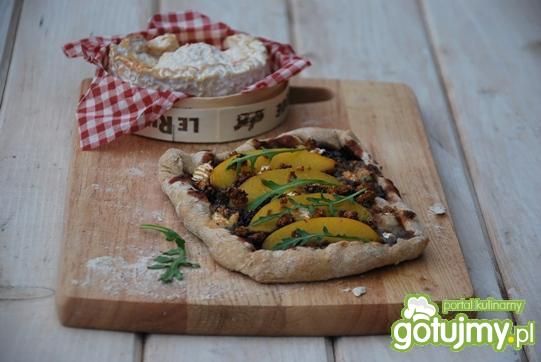 Słodka pizza z konfiturą i otrębami