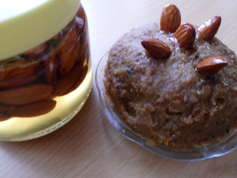 Słodka przekąska  pasta z ciecierzycy z miodem Słodka przekąska  pasta z ciecierzycy z miodem