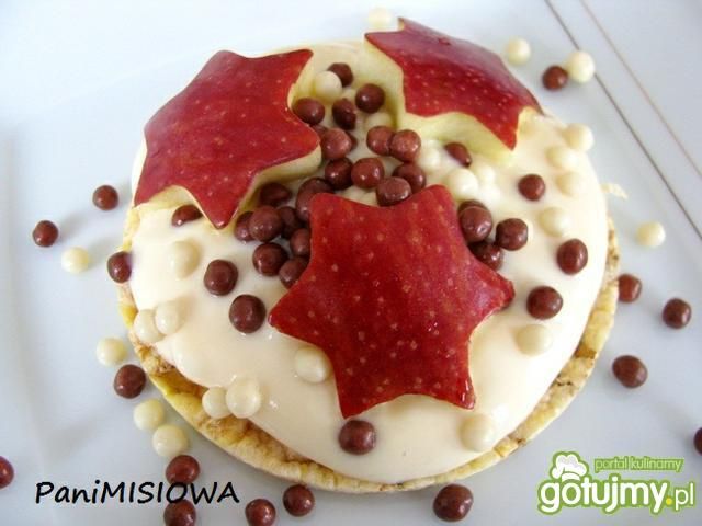 Słodka przekąska z jabłkowymi gwiazdkami