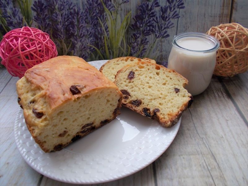 Słodki chlebek drożdżowy