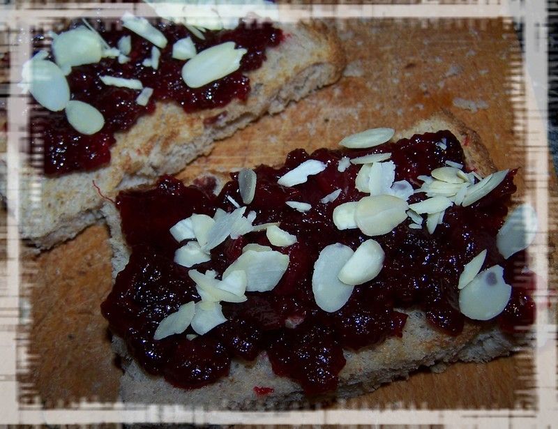 Słodki chlebek żurawinowy z automatu Słodki chlebek żurawinowy z automatu