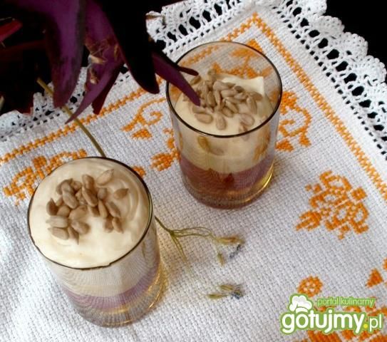 Słodki deserek truskawkowo-cytrynowy Słodki deserek truskawkowo-cytrynowy