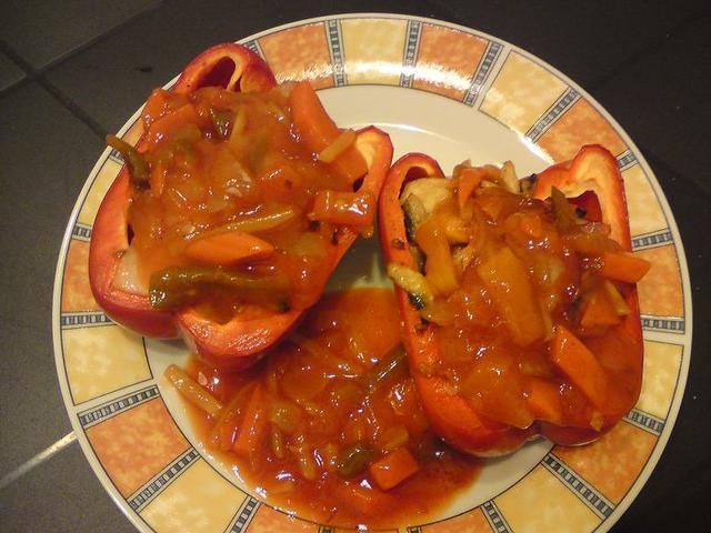 Słodko-kwaśne paprykowe łódeczki.