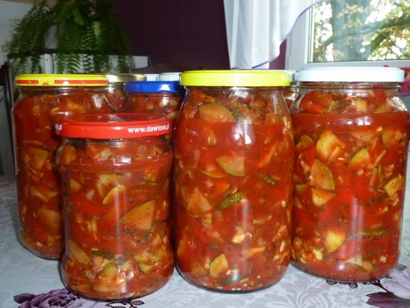 Słodko-kwaśny sos z cukinii i papryki - w słoiki