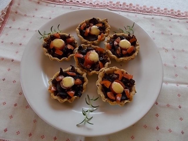 Słone babeczki z pieczarkami