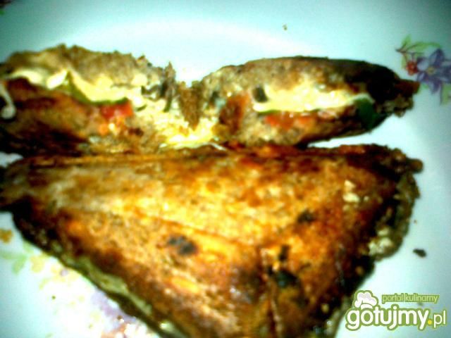 Słonecznikowy tost z dodatkami